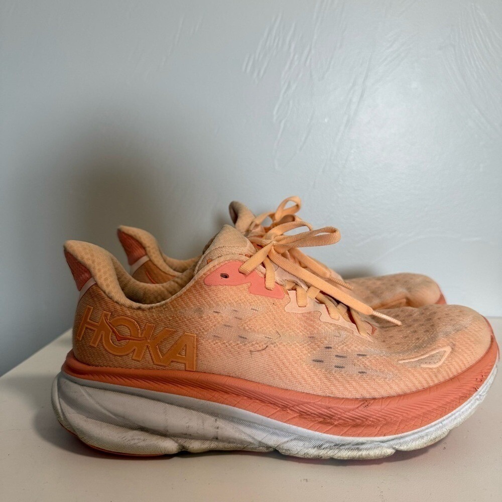 Hoka Women's‎ Clifton 8 Cantaloupe Orange Sneaker Comfort Shoe 8B